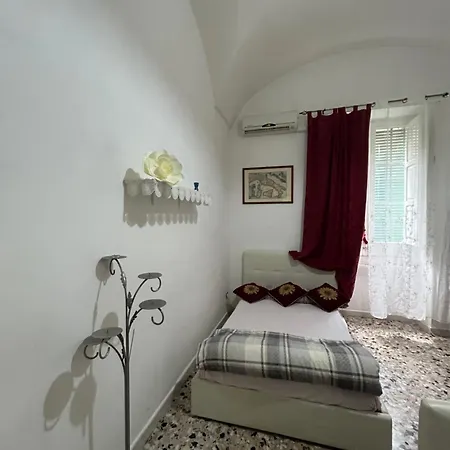 Col Cuore In Centro Di Frühstückspension Lecce